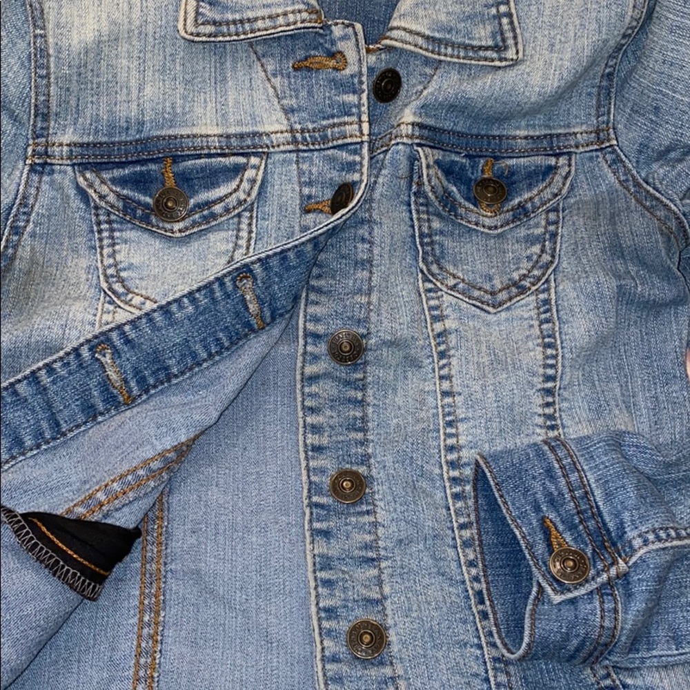 Jean jacket (short) - Picture 3 of 4